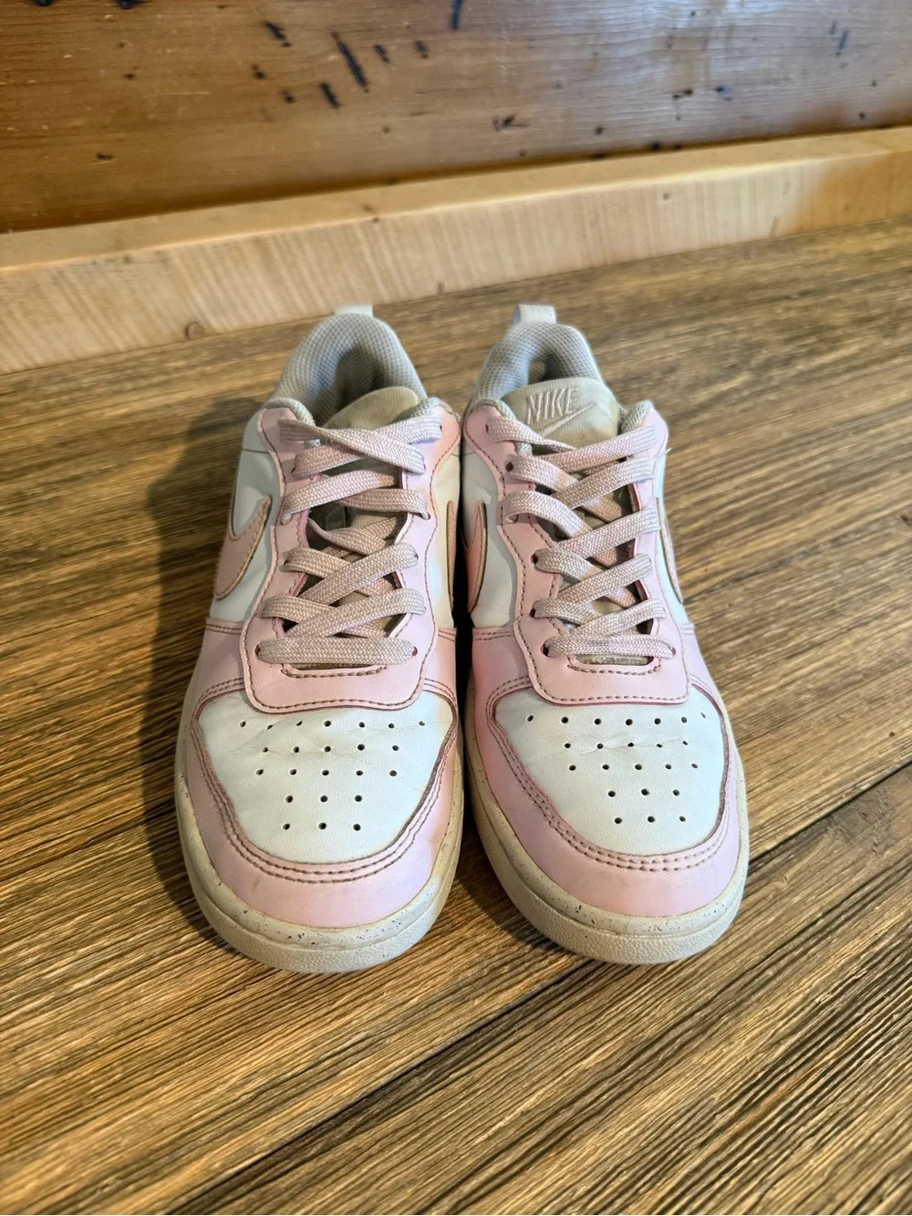 Nike Kids Low-Top Sneakers in White and Light Pink